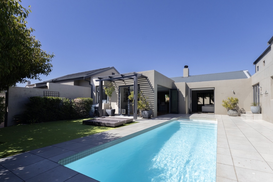 To Let 4 Bedroom Property for Rent in Big Bay Western Cape